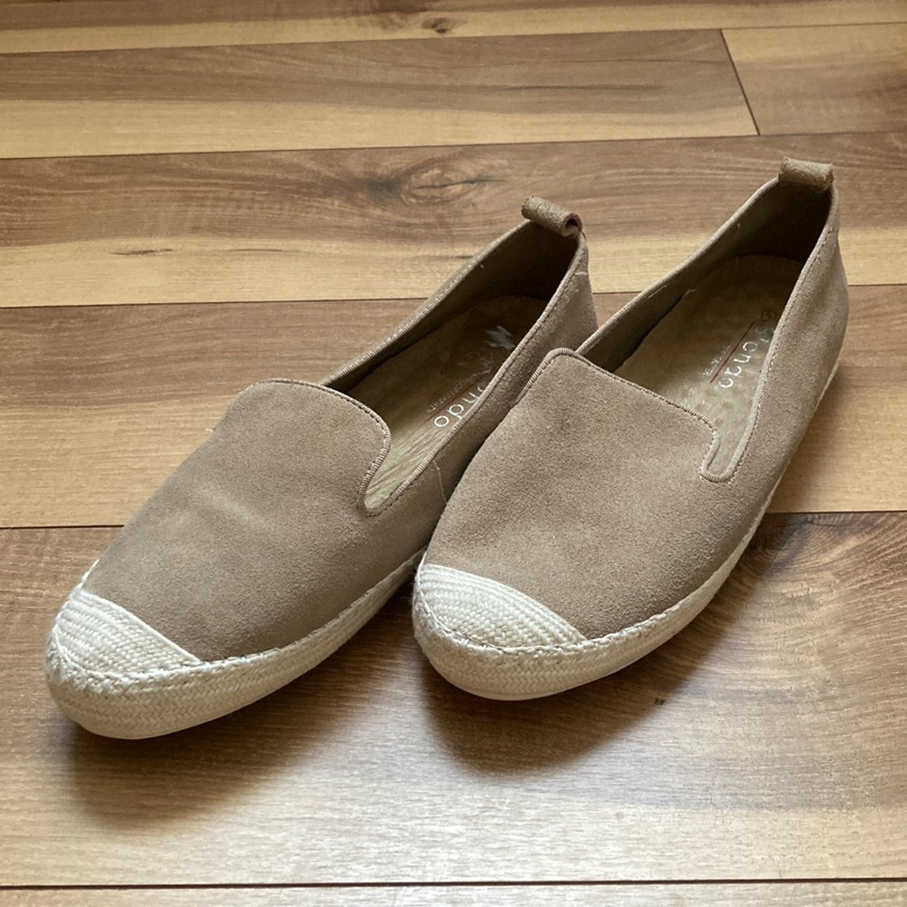 Blondo Bella Tan / Sand colored waterproof leather Espadrilles.  Size 8